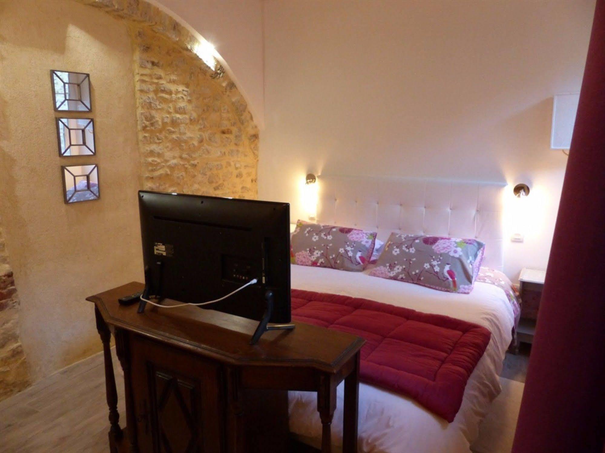 Chambre D'Hotes Logis De Saint Jean Bayeux Luaran gambar