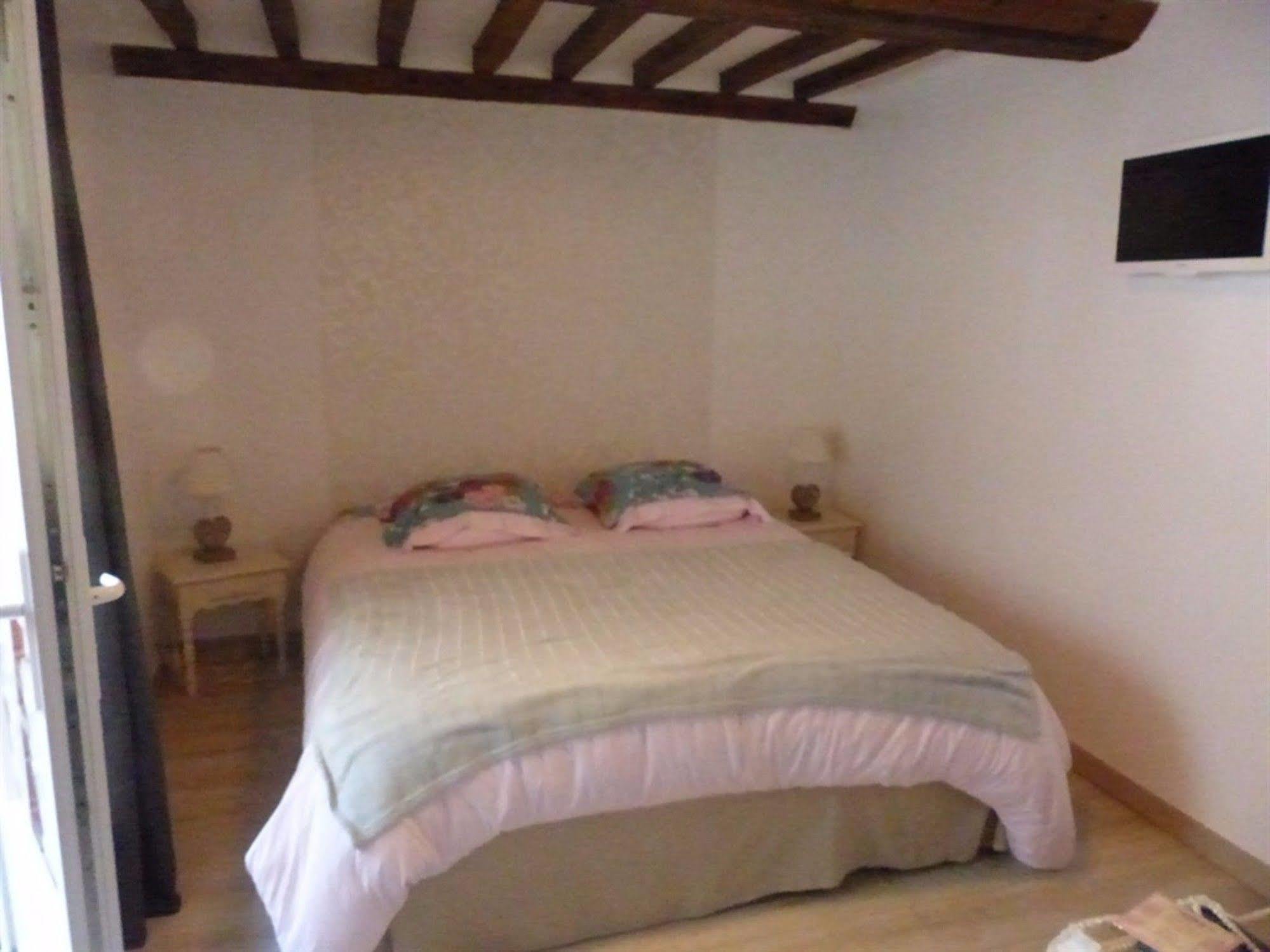 Chambre D'Hotes Logis De Saint Jean Bayeux Luaran gambar