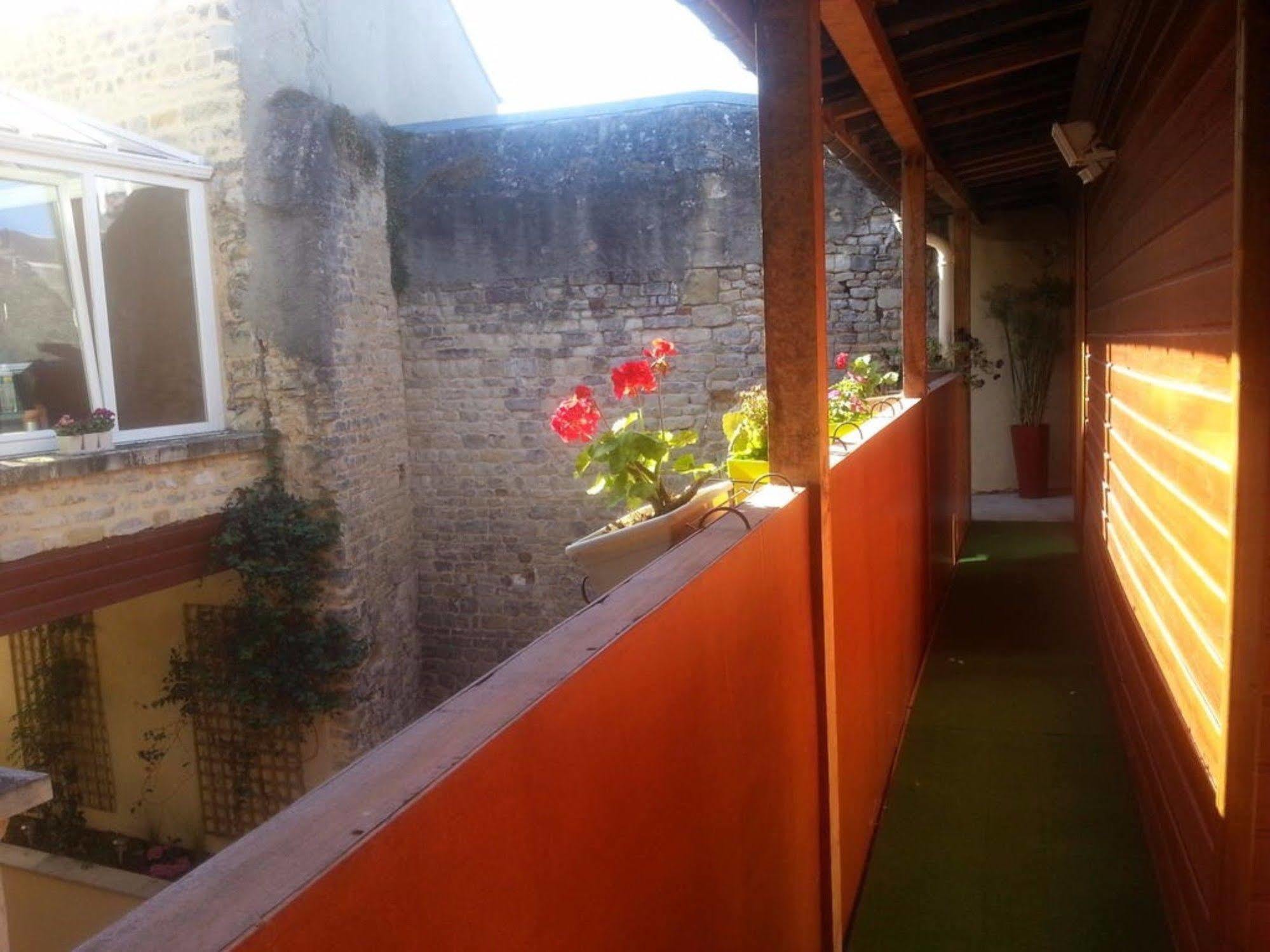Chambre D'Hotes Logis De Saint Jean Bayeux Luaran gambar